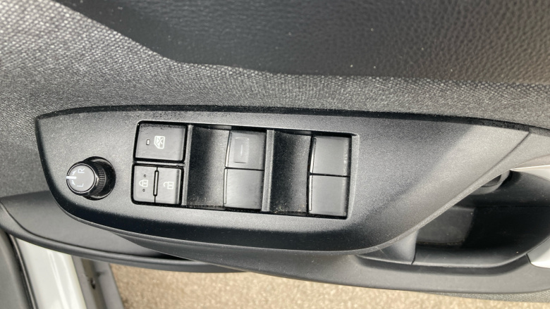 Toyota Yaris Cross 1.5 Hybrid Design 5dr CVT Hybrid Estate